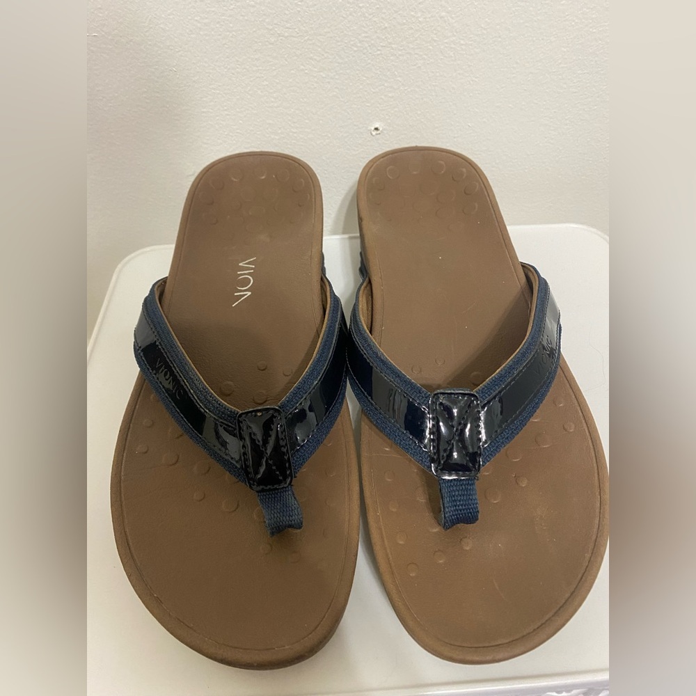 Vionic Black Strap Sandals